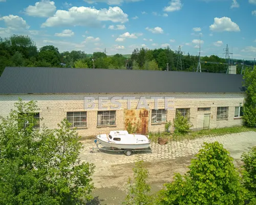 Budynek z magazynem ok. 500m2 w Tuchowie