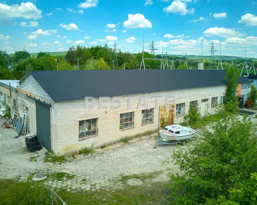 Budynek z magazynem ok. 500m2 w Tuchowie