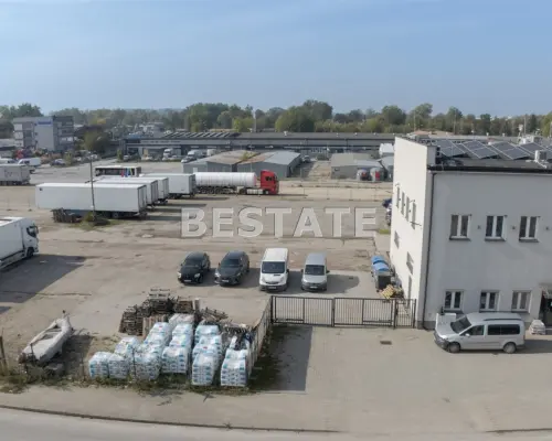Budynek biurowo-usługowy na Sprzedaż - ul. Przemysłowa, Tarnów   Jako agent nieruchomości w Tarnowie, mam zaszczyt zap