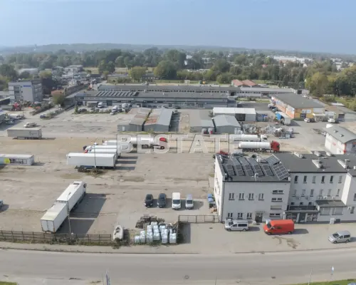 Budynek biurowo-usługowy na Sprzedaż - ul. Przemysłowa, Tarnów   Jako agent nieruchomości w Tarnowie, mam zaszczyt zap