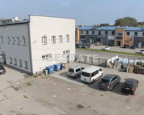Budynek biurowo-usługowy na Sprzedaż - ul. Przemysłowa, Tarnów   Jako agent nieruchomości w Tarnowie, mam zaszczyt zap