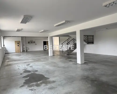 Nowoczesny budynek handlowo-usługowy z halą i biurami | ok. 450 m² | Radomyśl Wielki, ul. Wałowa    Do wynajęcia nowocze