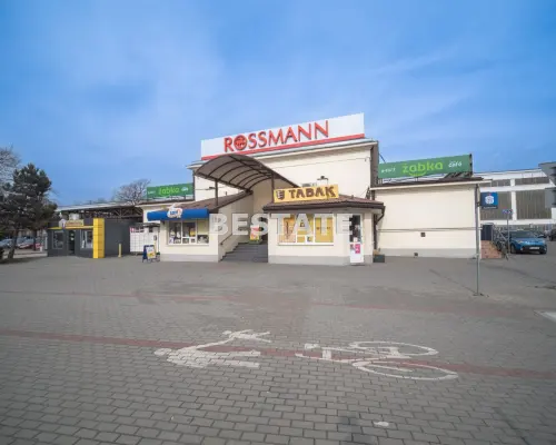 Wszechstronny lokal komercyjny w Tarnowie Mościcach - miejsce dla różnorodnych przedsięwzięć!       Przedstawiamy Pańs