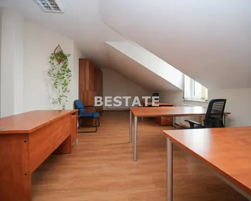 DO WYNAJĘCIA LOKAL UŻYTKOWY - TARNÓW, UL. KLIKOWSKA   Oferujemy do wynajęcia przestronny lokal użytkowy o powierzchni
