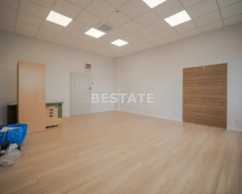Oferujemy do wynajmu funkcjonalny lokal o powierzchni 33,1m 2  zlokalizowany w  kultowym biurowcu  przy najbardziej rozpoznawal