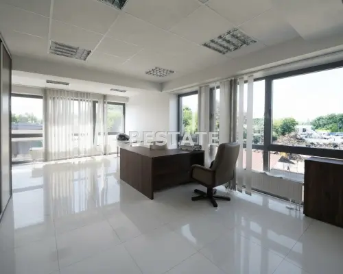 Nowoczesny lokal biurowy 172 m² na wynajem - wyższy standard, klimatyzacja, parking Oferta bez wynagrodzenia od najemcy!