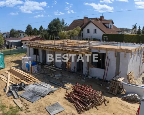 Spokój, który pokochasz  Apartamenty Zgłobice to kameralna inwestycja w spokojnej, zielonej okolicy blisko Tarno