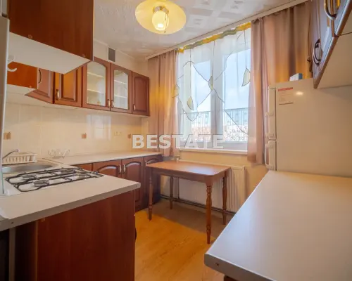 Na sprzedaż mieszkanie w Tarnowie przy ul. Lwowskiej - 2 pokoje, balkon, duża piwnica   Mam przyjemność zaprezentować ofertę