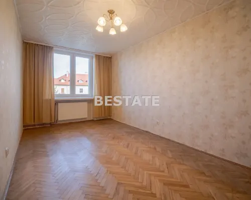 Na sprzedaż mieszkanie w Tarnowie przy ul. Lwowskiej - 2 pokoje, balkon, duża piwnica   Mam przyjemność zaprezentować ofertę