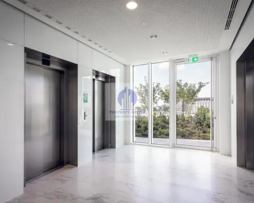 Włochy: lokal biurowy 919,50 m2 do wynajęcia