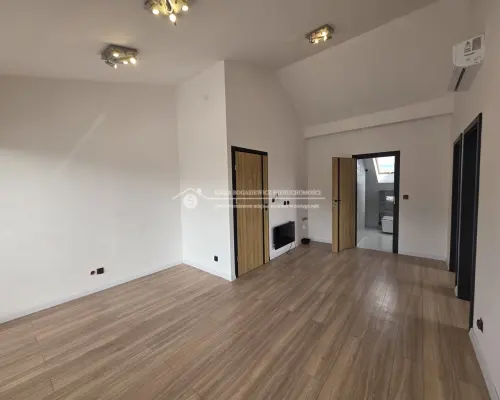 Lokal mieszkalny na wynajem - 60 m² | Usługi, handel, biuro lub cele mieszkalne | Parking w cenie   Do wynajęcia funkcjo
