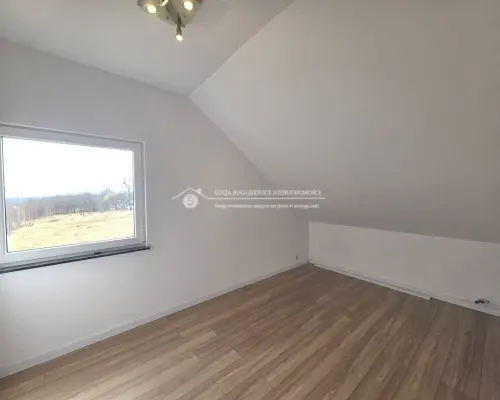 Lokal mieszkalny na wynajem - 60 m² | Usługi, handel, biuro lub cele mieszkalne | Parking w cenie   Do wynajęcia funkcjo