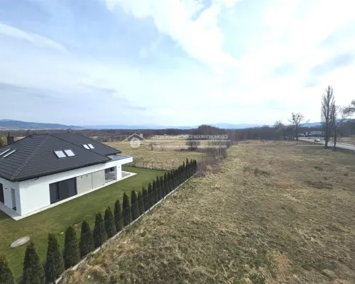Lokal mieszkalny na wynajem - 60 m² | Usługi, handel, biuro lub cele mieszkalne | Parking w cenie   Do wynajęcia funkcjo