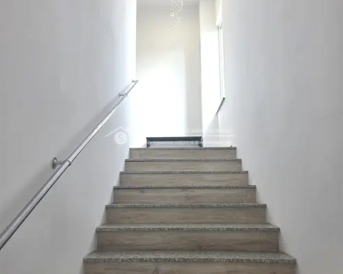 Lokal mieszkalny na wynajem - 60 m² | Usługi, handel, biuro lub cele mieszkalne | Parking w cenie   Do wynajęcia funkcjo