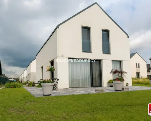 Dom Wolnostojący 140 m2 z tarasem w MNIKOWIE