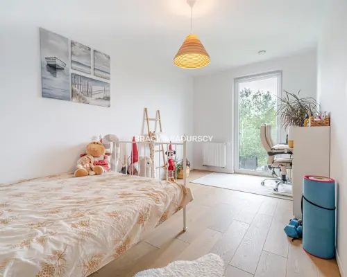124 m² z ogrodem , 3 sypialnie, Garaż, W. Standard