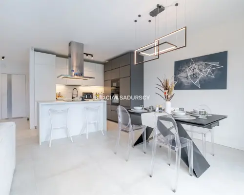 124 m² z ogrodem , 3 sypialnie, Garaż, W. Standard