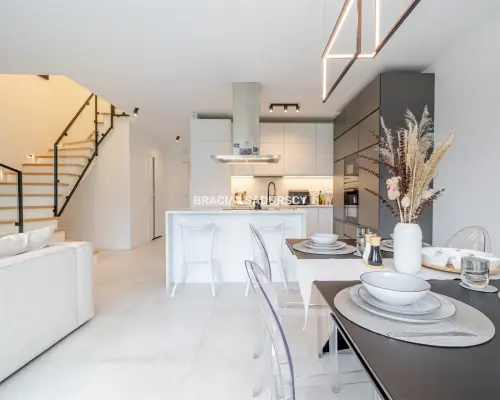 124 m² z ogrodem , 3 sypialnie, Garaż, W. Standard