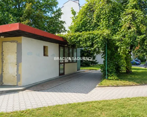 WOLNOSTOJĄCY KIOSK HANDLOWY | PETÖFIEGO | NOWA HUT
