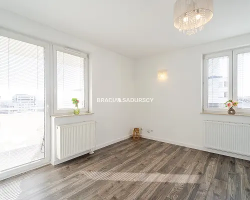 3 pok z osobną kuchnią - 29 Listopada.