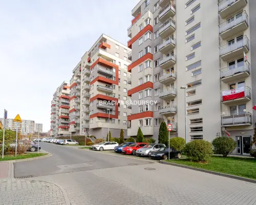 3 pok z osobną kuchnią - 29 Listopada.