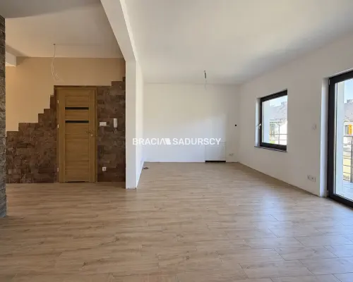 2 poziomowe mieszkanie z balkonami w Wieliczce