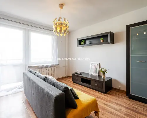 3pok.z potencjałem, balkon, tramwaj, Mistrzejowice