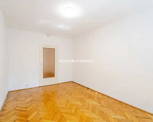 enklawa zieleni przy Młynówce, ul. Mazowiecka