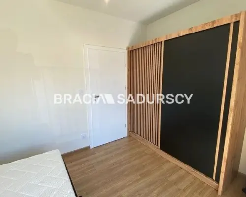 Na sprzedaż: mieszkanie 82 m²  - Kalwaria Zebrzydowska     Nowoczesne 2-pokojowe mieszkanie z dużym balkonem i możliwośc