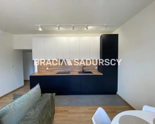 Na sprzedaż: mieszkanie 82 m²  - Kalwaria Zebrzydowska     Nowoczesne 2-pokojowe mieszkanie z dużym balkonem i możliwośc