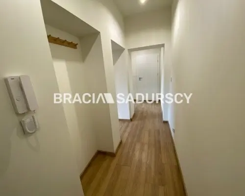 Na sprzedaż: mieszkanie 82 m²  - Kalwaria Zebrzydowska     Nowoczesne 2-pokojowe mieszkanie z dużym balkonem i możliwośc