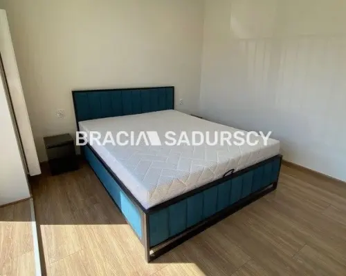 Na sprzedaż: mieszkanie 82 m²  - Kalwaria Zebrzydowska     Nowoczesne 2-pokojowe mieszkanie z dużym balkonem i możliwośc