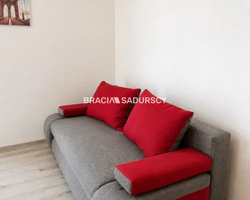 2 pokoje, balkon, miejsce postojowe, piwnica