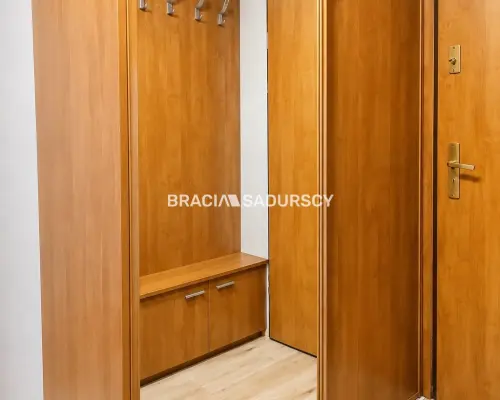 2 pokoje, balkon, miejsce postojowe, piwnica