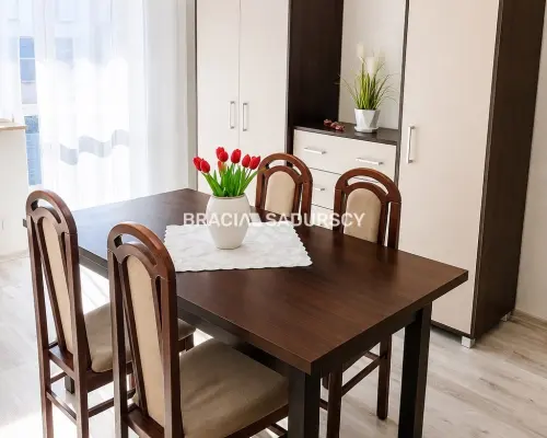 2 pokoje, balkon, miejsce postojowe, piwnica