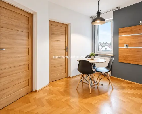 2 pok z duża kuchnią i balkonem ul. Szuwarowa