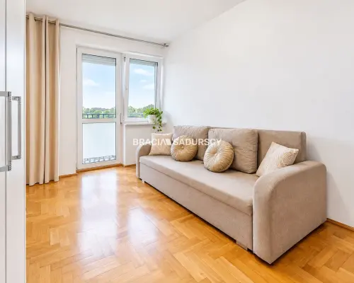 2 pok z duża kuchnią i balkonem ul. Szuwarowa