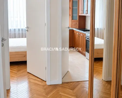 Mieszkanie 48 m² Nowa Huta - os. Zgody    Do wynajęcia przestronne, funkcjonalne, dwupokojowe mieszkanie z dwoma balkon