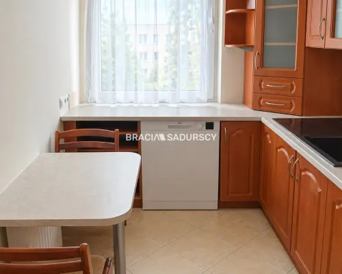 Mieszkanie 48 m² Nowa Huta - os. Zgody    Do wynajęcia przestronne, funkcjonalne, dwupokojowe mieszkanie z dwoma balkon