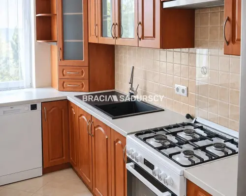 Mieszkanie 48 m² Nowa Huta - os. Zgody    Do wynajęcia przestronne, funkcjonalne, dwupokojowe mieszkanie z dwoma balkon