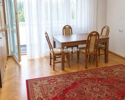 Mieszkanie 48 m² Nowa Huta - os. Zgody    Do wynajęcia przestronne, funkcjonalne, dwupokojowe mieszkanie z dwoma balkon