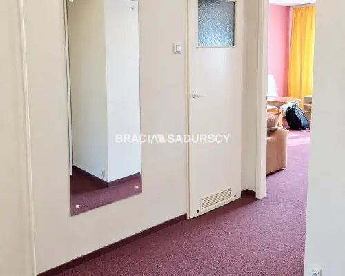 Dwupokojowe mieszkanie z osobną kuchnią - os. Kalinowe, Bieńczyce, Kraków    Oferujemy na wynajem w pełni wyposażone