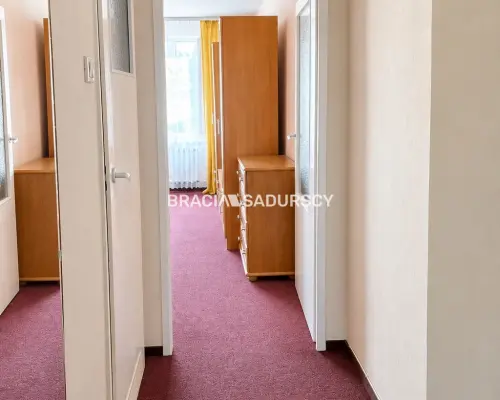 Dwupokojowe mieszkanie z osobną kuchnią - os. Kalinowe, Bieńczyce, Kraków    Oferujemy na wynajem w pełni wyposażone