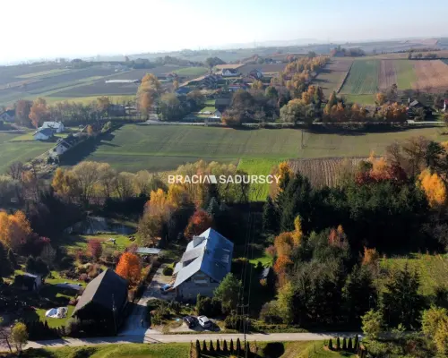 Wolnostojący dom ok. 600 m2