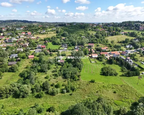 Budowlana działka w Golkowicach, Prąd, gaz, woda