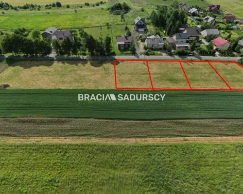 Działki budwlane o pow.  900 m2 w Jerzmanowich