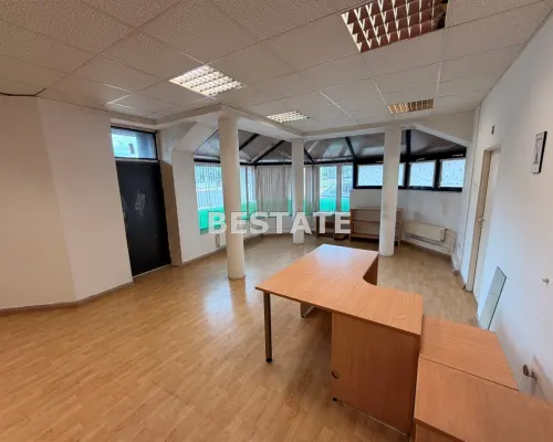 Przestronny lokal 59,60m2 parter + garaż, Bugaj