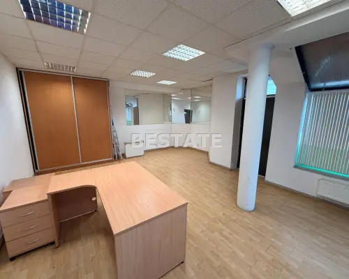 Przestronny lokal 59,60m2 parter + garaż, Bugaj
