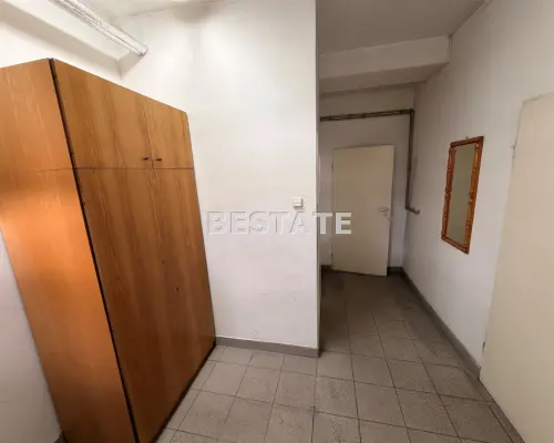 Przestronny lokal 59,60m2 parter + garaż, Bugaj