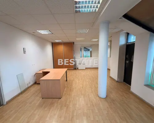 Przestronny lokal 59,60m2 parter + garaż, Bugaj